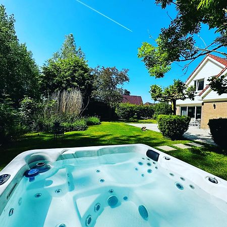 Villa Calma Rust Ruimte Luxe Inclusief Private Jacuzzi Zeewolde Bagian luar foto