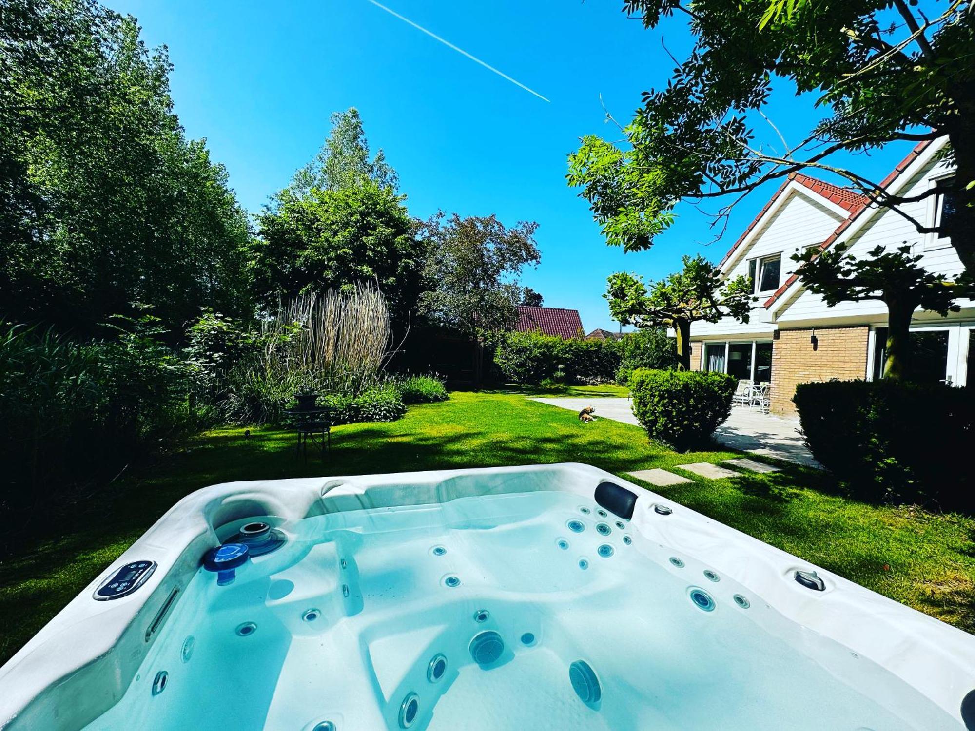 Villa Calma Rust Ruimte Luxe Inclusief Private Jacuzzi Zeewolde Bagian luar foto